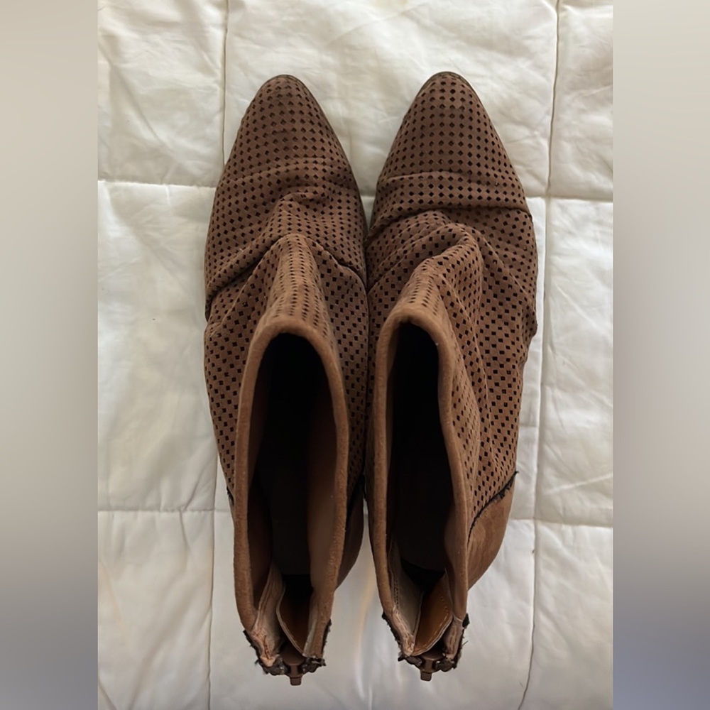 Kaaria Blue Brown heeled boots. Size 7.5